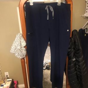 FIGS YOLA SIZE LARGE